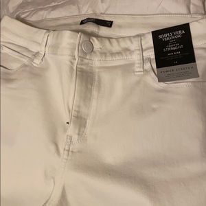 Vera Wang Crop Jeans